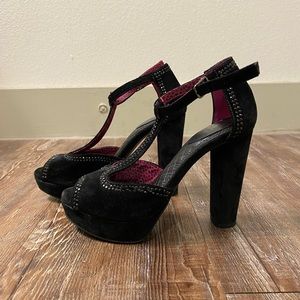 Gianni Bini Black Suede Heels